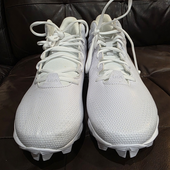 Under Armour White Football Cleats - Picture 2 of 7
